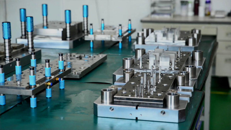 Progressive dies-1.png