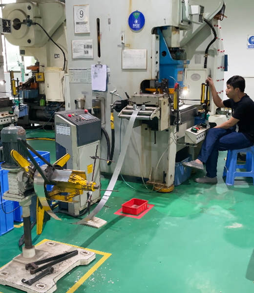 Manual uncoiler machinery CR-100 Decoiler accept 100mm width material contact induction equipment