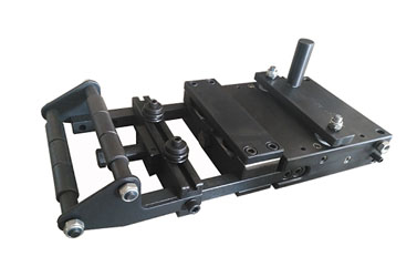 How to adjust the feed step of air feeder.