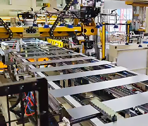 Shearing Machine with 3D Feeder Production Line